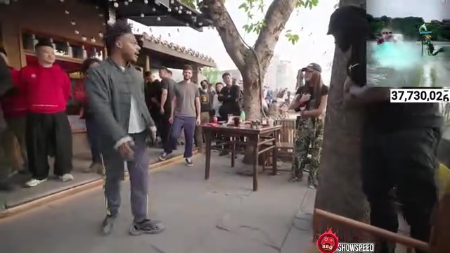 speed和《功夫梦》演员王振威即兴表演 扮演流氓被暴揍：鼻涕都摔出来了